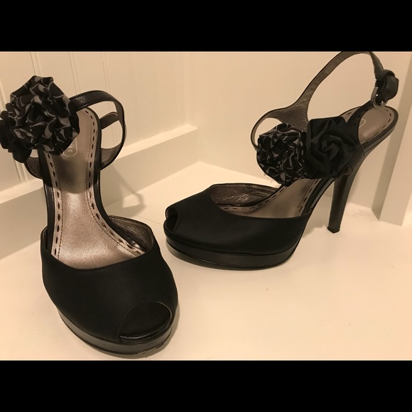 Silk BLACK COACH SHOE - Picture 3 of 3